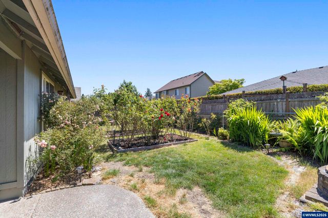 1942 Waymire St NW, Salem, OR 97304