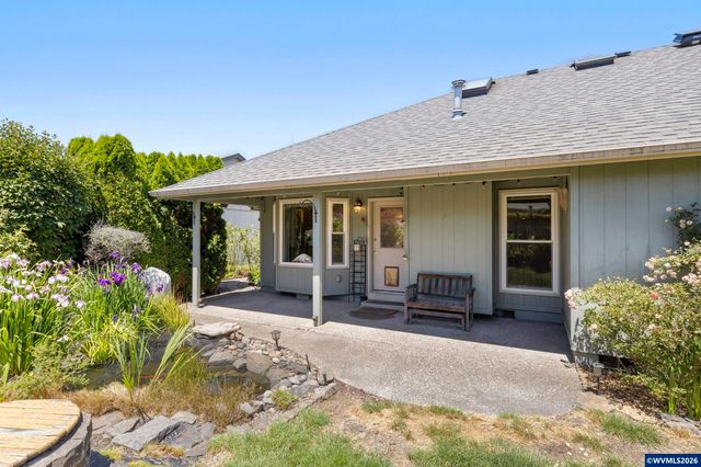 1942 Waymire St NW, Salem, OR 97304