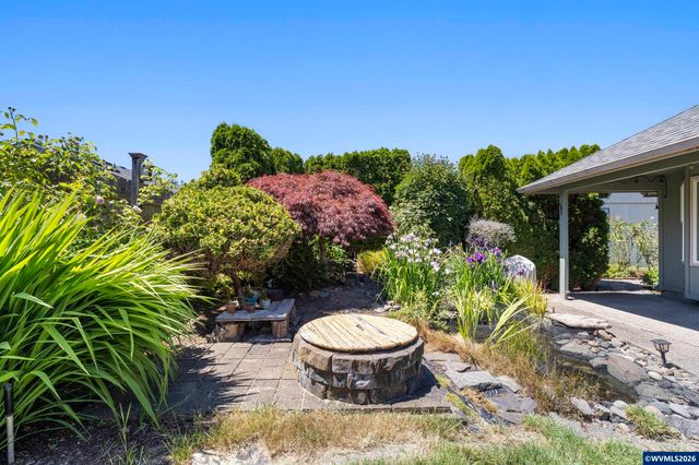 1942 Waymire St NW, Salem, OR 97304
