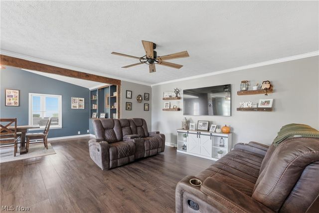 1042 Oak Hill Drive NE, Massillon, OH 44646