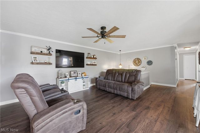 1042 Oak Hill Drive NE, Massillon, OH 44646
