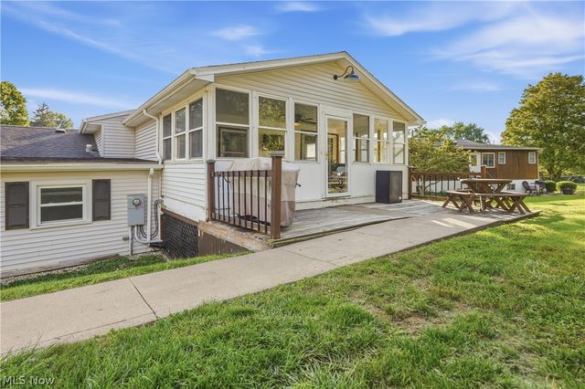 1042 Oak Hill Drive NE, Massillon, OH 44646