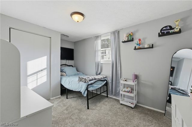 1042 Oak Hill Drive NE, Massillon, OH 44646