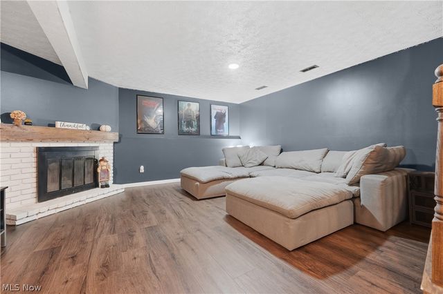 1042 Oak Hill Drive NE, Massillon, OH 44646