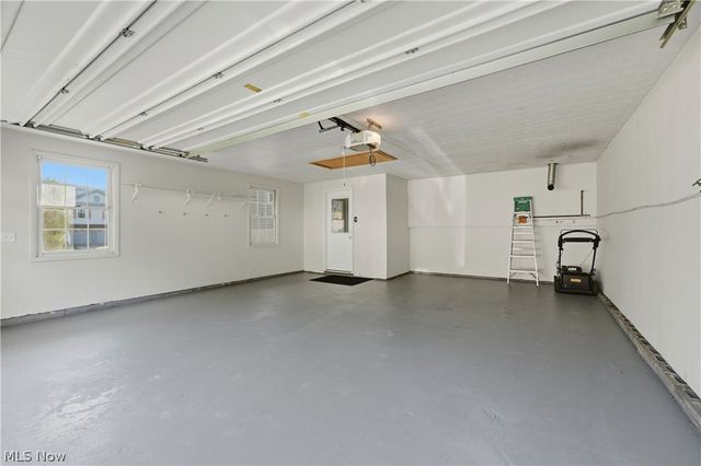 1042 Oak Hill Drive NE, Massillon, OH 44646