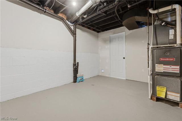 1042 Oak Hill Drive NE, Massillon, OH 44646