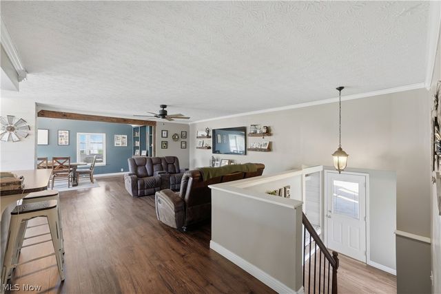 1042 Oak Hill Drive NE, Massillon, OH 44646