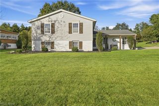 1042 Oak Hill Drive NE, Massillon, OH 44646