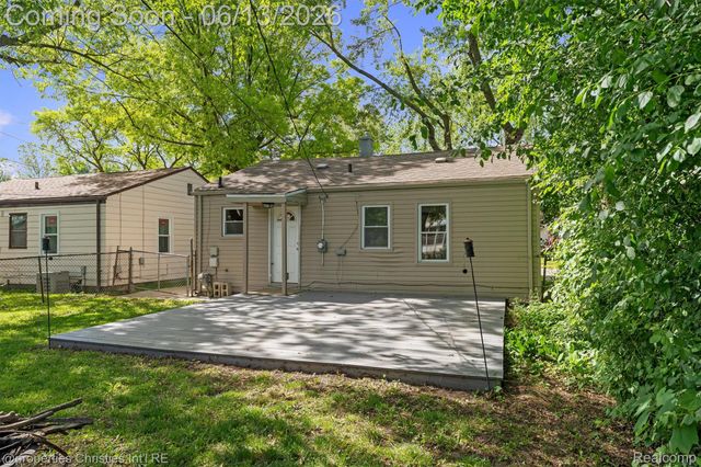 1797 E Marshall Street, Ferndale, MI 48220