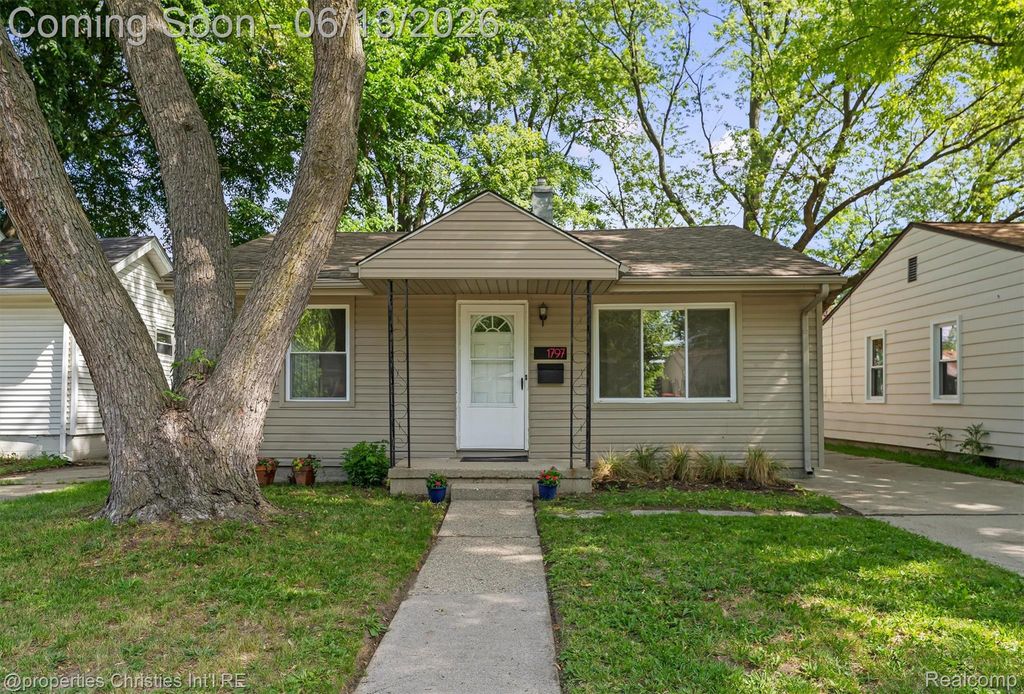 1797 E Marshall Street, Ferndale, MI 48220
