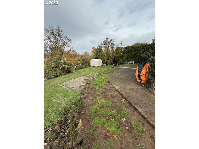 911 JQ ADAMS St, Oregon City, OR 97045