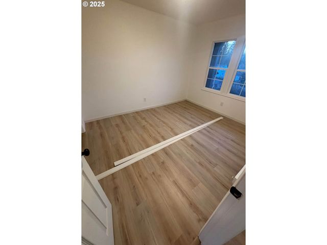 911 JQ ADAMS St, Oregon City, OR 97045