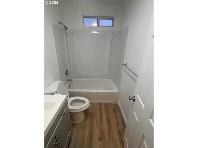 911 JQ ADAMS St, Oregon City, OR 97045