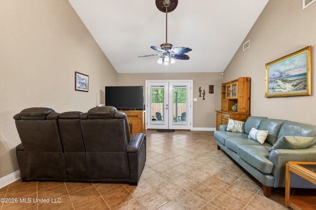 11607 Creekside Cove, Gulfport, MS 39503