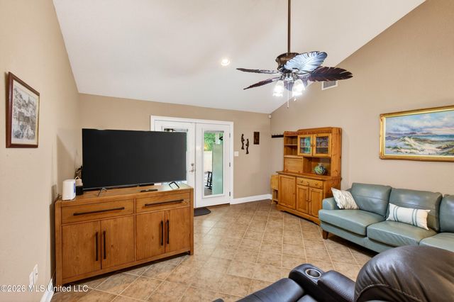11607 Creekside Cove, Gulfport, MS 39503