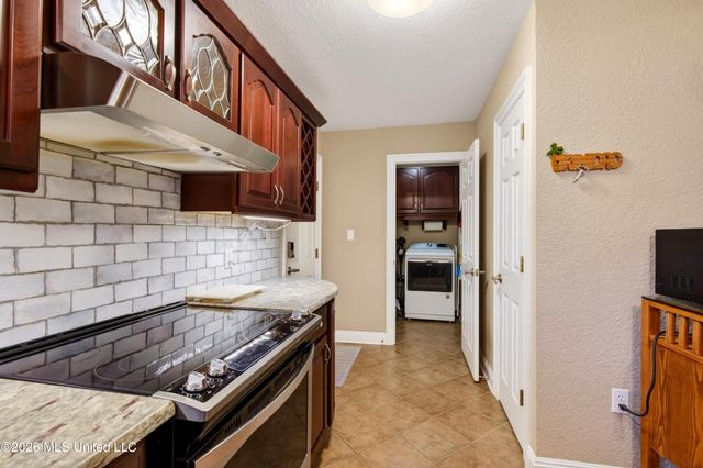 11607 Creekside Cove, Gulfport, MS 39503