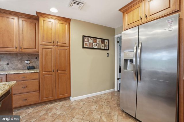 165 W JULIANNA DR, Southampton, PA 18966