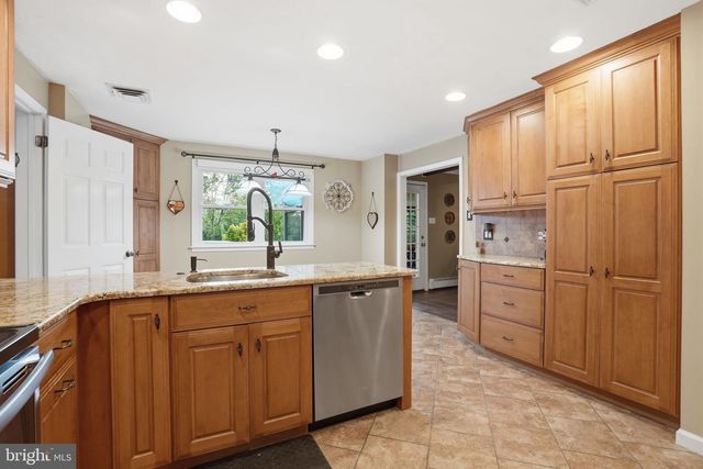 165 W JULIANNA DR, Southampton, PA 18966