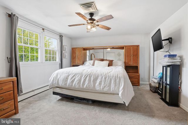 165 W JULIANNA DR, Southampton, PA 18966