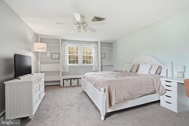 165 W JULIANNA DR, Southampton, PA 18966