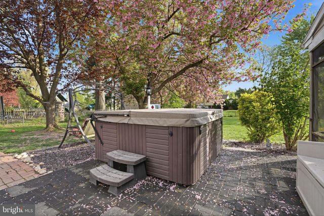 165 W JULIANNA DR, Southampton, PA 18966