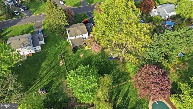 165 W JULIANNA DR, Southampton, PA 18966