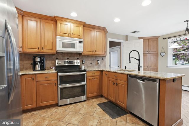 165 W JULIANNA DR, Southampton, PA 18966