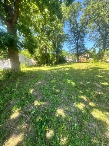 5116 E 40th Street, Kansas City, MO 64130