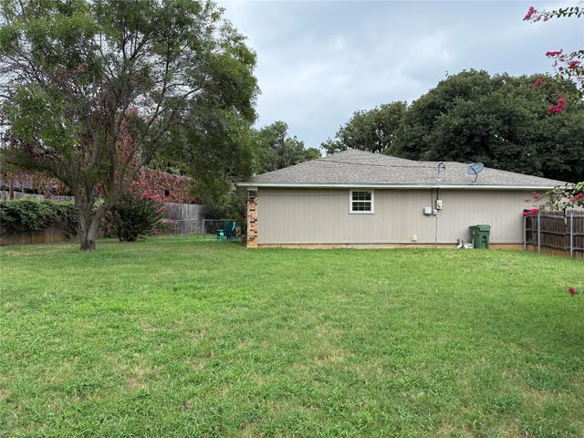 4608 Elm Tree Court, Arlington, TX 76017