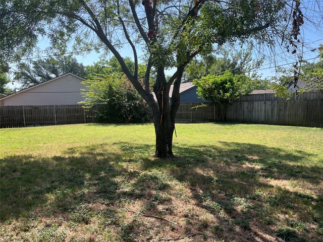 4608 Elm Tree Court, Arlington, TX 76017