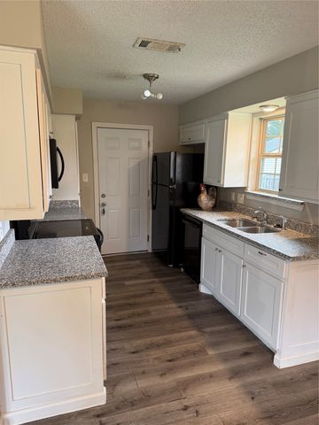 4608 Elm Tree Court, Arlington, TX 76017