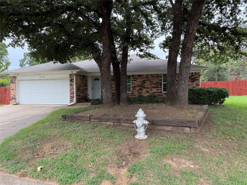 4608 Elm Tree Court, Arlington, TX 76017