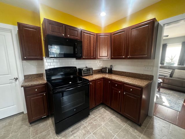 195 Broad Street 1, North Attleboro, MA 02760