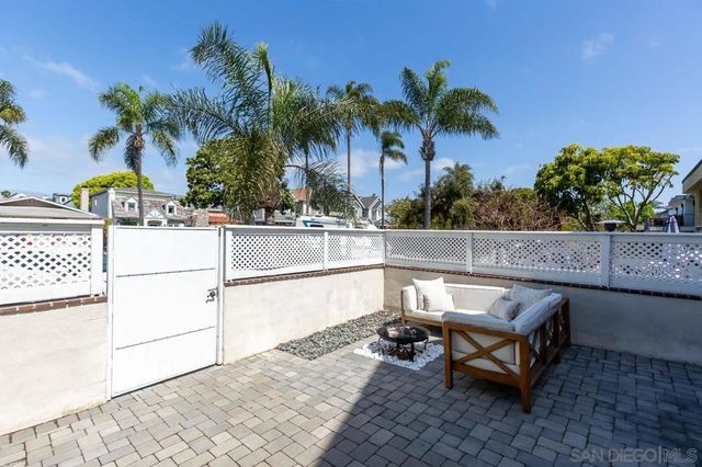457 D Ave, Coronado, CA 92118