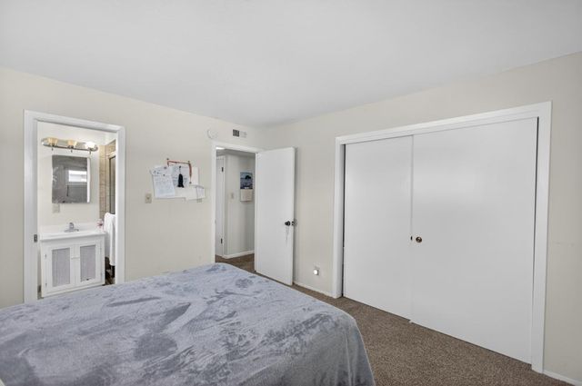 7404 Lindale Dr, Sacramento, CA 95828