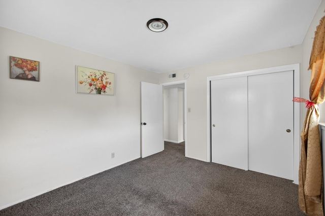 7404 Lindale Dr, Sacramento, CA 95828