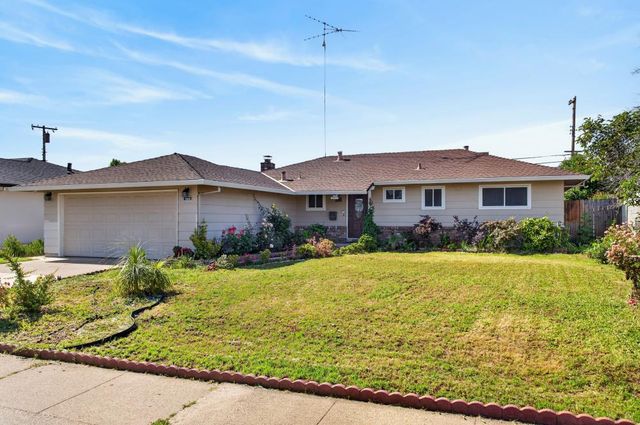 7404 Lindale Dr, Sacramento, CA 95828