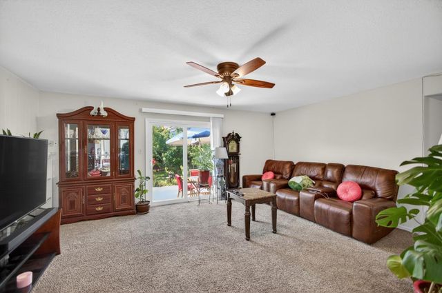 7404 Lindale Dr, Sacramento, CA 95828