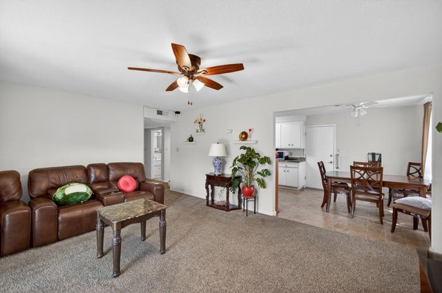 7404 Lindale Dr, Sacramento, CA 95828