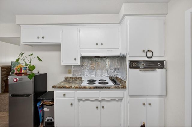 7404 Lindale Dr, Sacramento, CA 95828