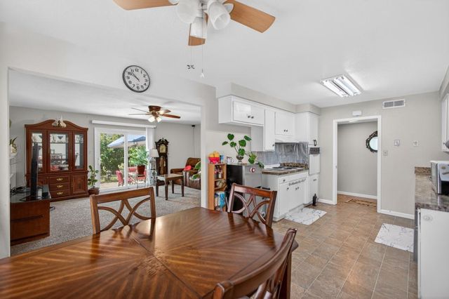 7404 Lindale Dr, Sacramento, CA 95828