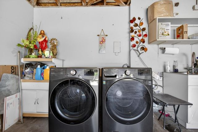 7404 Lindale Dr, Sacramento, CA 95828