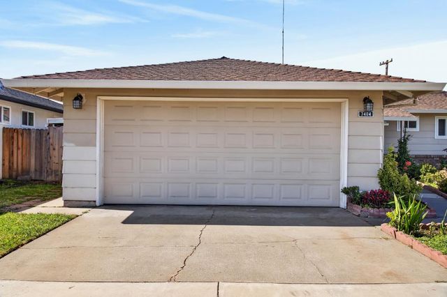 7404 Lindale Dr, Sacramento, CA 95828