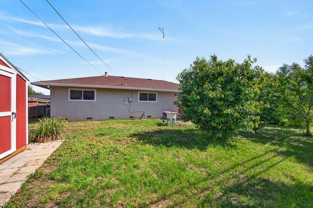 7404 Lindale Dr, Sacramento, CA 95828