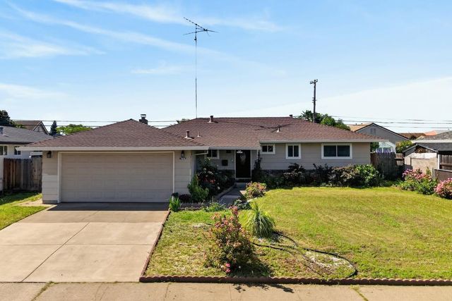 7404 Lindale Dr, Sacramento, CA 95828