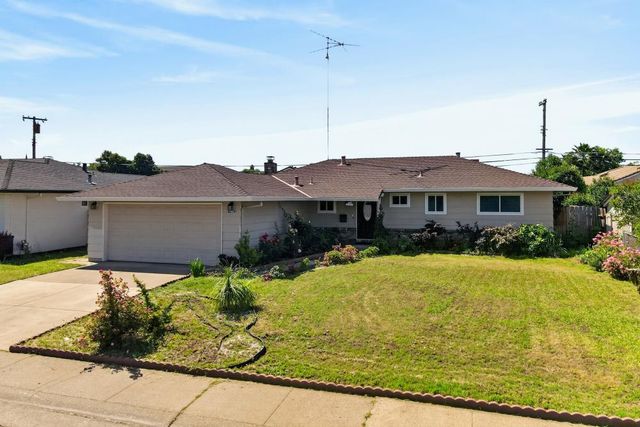 7404 Lindale Dr, Sacramento, CA 95828