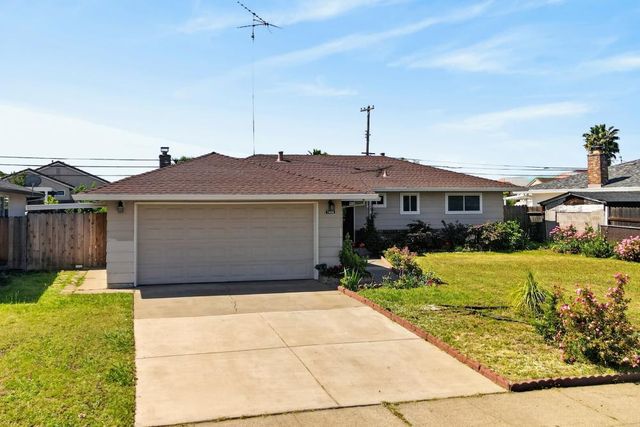 7404 Lindale Dr, Sacramento, CA 95828