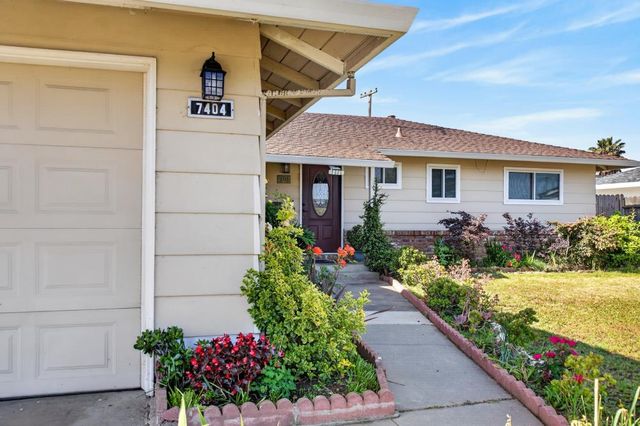 7404 Lindale Dr, Sacramento, CA 95828