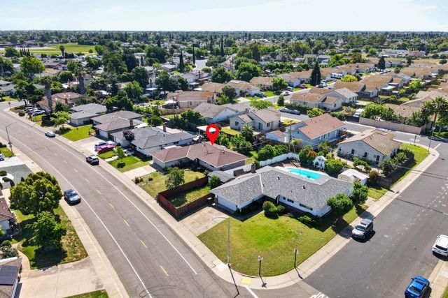 7404 Lindale Dr, Sacramento, CA 95828