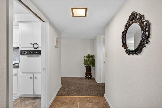 7404 Lindale Dr, Sacramento, CA 95828